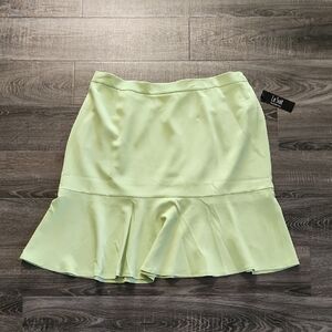 🌹 Le Suit Light Green Tulip Skirt 🌹